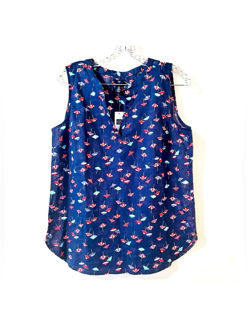 BNWT Gap Sleeveless Beach umbrella Print Button Down Shirt